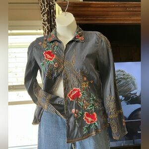 Johnny Was Embroidered Floral Blue 100% Silk Top Tagged L Shown on M Model